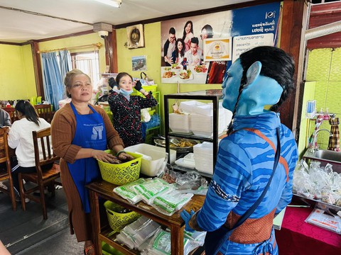 Avatar đời thực: Người Navi rửa chén ở Thái Lan - Ảnh 4. Avatar đời thực: Người Navi rửa chén ở Thái Lan - Ảnh 4.