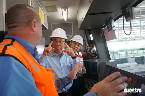 Tàu metro số 1 chính thức lăn bánh chạy thử - Ảnh 9. Tàu metro số 1 chính thức lăn bánh chạy thử - Ảnh 9.