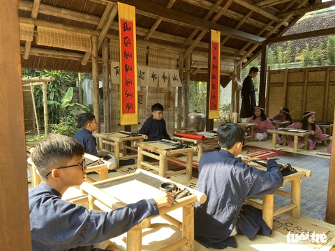 Xem người Pháp và họa sĩ Việt kể về lịch sử Văn Miếu Quốc Tử Giám - Ảnh 5. Xem người Pháp và họa sĩ Việt kể về lịch sử Văn Miếu Quốc Tử Giám - Ảnh 5.