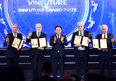 VinFuture 2022: Tôn vinh sứ mệnh khoa học phụng sự nhân loại - Ảnh 1. VinFuture 2022: Tôn vinh sứ mệnh khoa học phụng sự nhân loại - Ảnh 1.