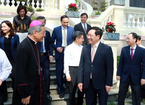 Phó thủ tướng Thường trực Phạm Bình Minh chúc mừng Giáng sinh tại TP.HCM - Ảnh 1. Phó thủ tướng Thường trực Phạm Bình Minh chúc mừng Giáng sinh tại TP.HCM - Ảnh 1.