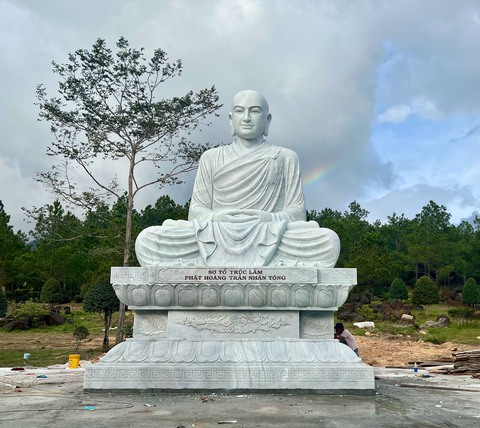 Ngắm tượng Phật hoàng Trần Nhân Tông nặng hơn 150 tấn, cao 7 mét - Ảnh 2. Ngắm tượng Phật hoàng Trần Nhân Tông nặng hơn 150 tấn, cao 7 mét - Ảnh 2.
