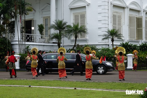 Indonesia bắn 21 phát đại bác chào đón Chủ tịch nước Nguyễn Xuân Phúc - Ảnh 8. Indonesia bắn 21 phát đại bác chào đón Chủ tịch nước Nguyễn Xuân Phúc - Ảnh 8.