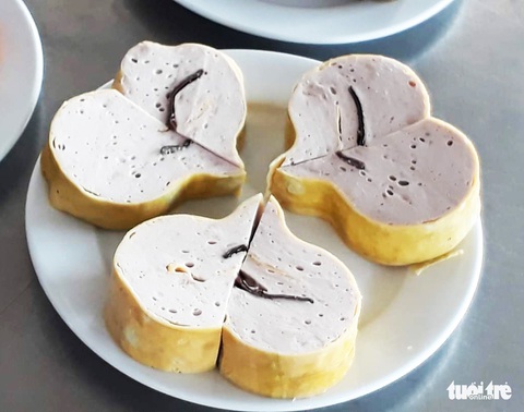 Về Vũ Đông thưởng thức những loại giò chả ‘độc nhất vô nhị’ - Ảnh 4. Về Vũ Đông thưởng thức những loại giò chả ‘độc nhất vô nhị’ - Ảnh 4.