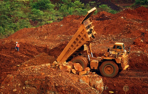 Indonesia sẽ cấm xuất khẩu bauxite từ tháng 6/2023 - Ảnh 1. Indonesia sẽ cấm xuất khẩu bauxite từ tháng 6/2023 - Ảnh 1.