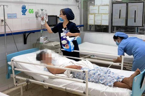 Nguy cơ tắc ruột ở trẻ em do cùi dừa trong trứng vịt lộn - Ảnh 1. Nguy cơ tắc ruột ở trẻ em do cùi dừa trong trứng vịt lộn - Ảnh 1.