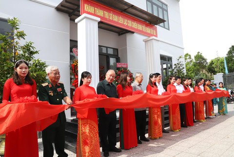 Khánh thành trụ sở Ban Liên lạc cựu chiến binh Tiểu đoàn Tây Đô - Ảnh 2. Khánh thành trụ sở Ban Liên lạc cựu chiến binh Tiểu đoàn Tây Đô - Ảnh 2.