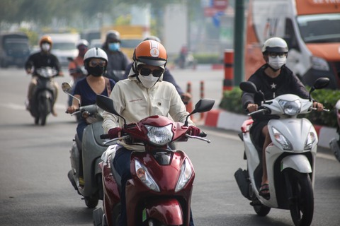 Thời tiết hôm nay 23-12: Đất liền trời nắng, Biển Đông dông gió, sóng lớn - Ảnh 1. Thời tiết hôm nay 23-12: Đất liền trời nắng, Biển Đông dông gió, sóng lớn - Ảnh 1.