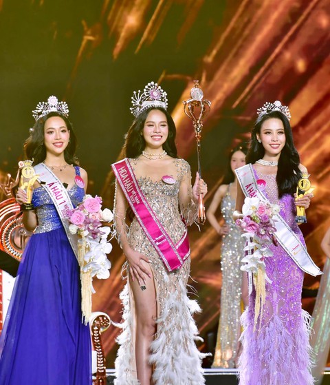Huỳnh Thị Thanh Thủy đăng quang Hoa hậu Việt Nam 2022 - Ảnh 10. Huỳnh Thị Thanh Thủy đăng quang Hoa hậu Việt Nam 2022 - Ảnh 10.