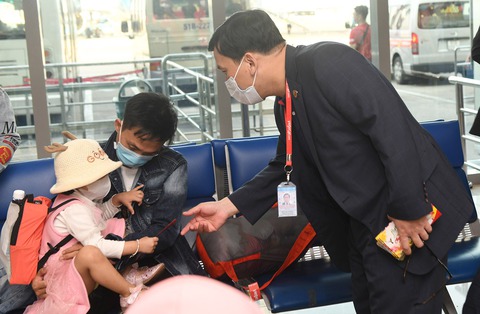 Vietjet tổ chức bay miễn phí đưa người lao động về quê ăn Tết - Ảnh 3. Vietjet tổ chức bay miễn phí đưa người lao động về quê ăn Tết - Ảnh 3.