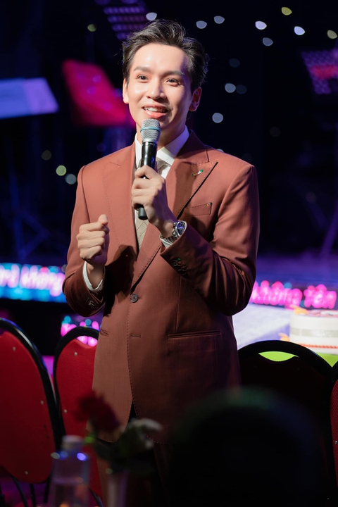 Bạch Công Khanh một lần nói hết về chuyện ‘ngó lơ’ Nam Em sau tin đồn tình ái - Ảnh 4. Bạch Công Khanh một lần nói hết về chuyện ‘ngó lơ’ Nam Em sau tin đồn tình ái - Ảnh 4.