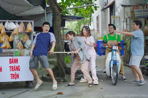 Ngoài Trường Giang, Chủ tịch giao hàng còn gây sốt với loạt diễn viên nhìn thôi đã mắc cười - Ảnh 4. Ngoài Trường Giang, Chủ tịch giao hàng còn gây sốt với loạt diễn viên nhìn thôi đã mắc cười - Ảnh 4.