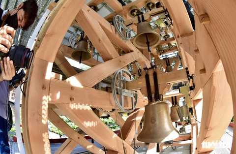 Tòa Tổng giám mục TP.HCM làm phép dàn giao hưởng 25 chuông carillon, lần đầu vang tiếng - Ảnh 3. Tòa Tổng giám mục TP.HCM làm phép dàn giao hưởng 25 chuông carillon, lần đầu vang tiếng - Ảnh 3.