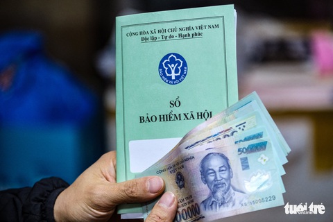 Bảo hiểm xã hội Việt Nam yêu cầu: Gộp trả hai tháng lương hưu trong Tết Quý Mão 2023 - Ảnh 1. Bảo hiểm xã hội Việt Nam yêu cầu: Gộp trả hai tháng lương hưu trong Tết Quý Mão 2023 - Ảnh 1.