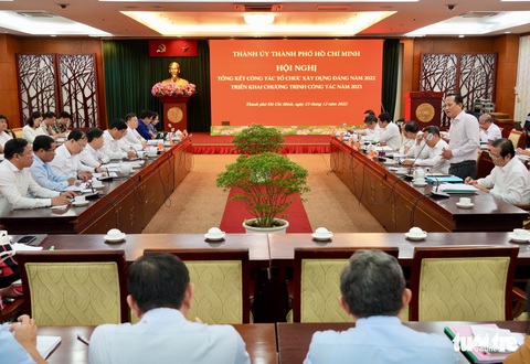 Bà Trương Thị Mai: Khắc phục tình trạng cán bộ 2 năm lên 3 chức vụ - Ảnh 1. Bà Trương Thị Mai: Khắc phục tình trạng cán bộ 2 năm lên 3 chức vụ - Ảnh 1.
