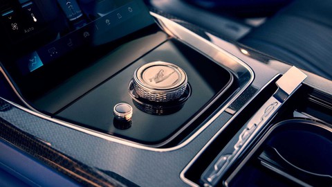 Cadillac mang biểu tượng nữ thần trở lại đấu Rolls-Royce, Bentley - Ảnh 3. Cadillac mang biểu tượng nữ thần trở lại đấu Rolls-Royce, Bentley - Ảnh 3.