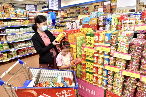 Thực phẩm giảm giá trước thềm Giáng sinh, năm mới - Ảnh 1. Thực phẩm giảm giá trước thềm Giáng sinh, năm mới - Ảnh 1.