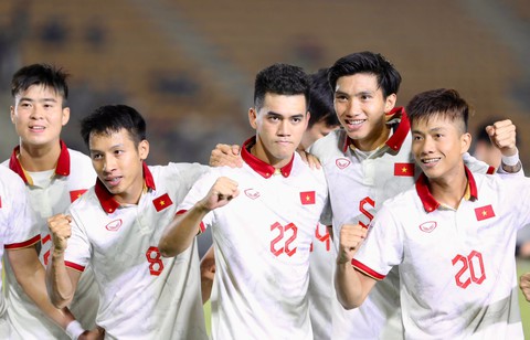 Tuyển Việt Nam giữ vị trí 96 bảng xếp hạng FIFA, trên Thái Lan 15 bậc - Ảnh 1. Tuyển Việt Nam giữ vị trí 96 bảng xếp hạng FIFA, trên Thái Lan 15 bậc - Ảnh 1.