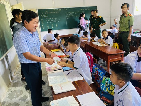 Bánh mứt Tết ‘đọng lại nghĩa tình’ của người đất liền gửi các chiến sĩ nơi đảo xa - Ảnh 6. Bánh mứt Tết ‘đọng lại nghĩa tình’ của người đất liền gửi các chiến sĩ nơi đảo xa - Ảnh 6.