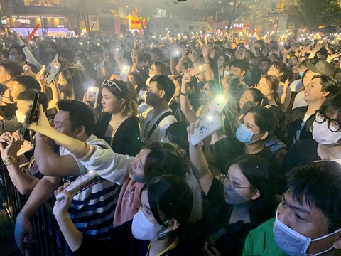 Phong sát nghệ sĩ: Quyền thuộc về khán giả - Ảnh 1. Phong sát nghệ sĩ: Quyền thuộc về khán giả - Ảnh 1.