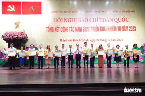 Trưởng Ban Tuyên giáo Trung ương: Báo chí phản biện phải đúng, trúng với thực tiễn - Ảnh 3. Trưởng Ban Tuyên giáo Trung ương: Báo chí phản biện phải đúng, trúng với thực tiễn - Ảnh 3.