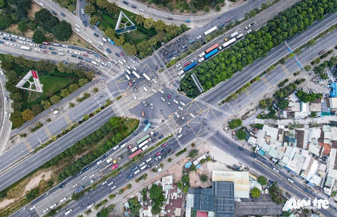 Cận cảnh điểm nghẽn An Phú, nơi khởi công nút giao gần 4.000 tỉ đồng - Ảnh 1. Cận cảnh điểm nghẽn An Phú, nơi khởi công nút giao gần 4.000 tỉ đồng - Ảnh 1.