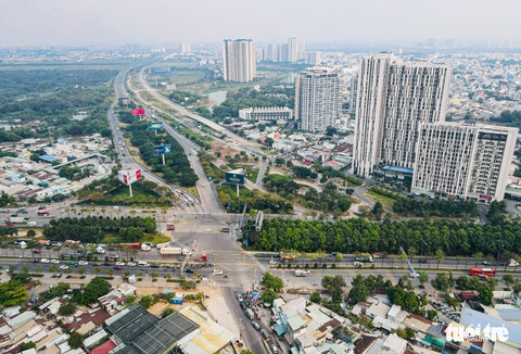 Cận cảnh điểm nghẽn An Phú, nơi khởi công nút giao gần 4.000 tỉ đồng - Ảnh 6. Cận cảnh điểm nghẽn An Phú, nơi khởi công nút giao gần 4.000 tỉ đồng - Ảnh 6.