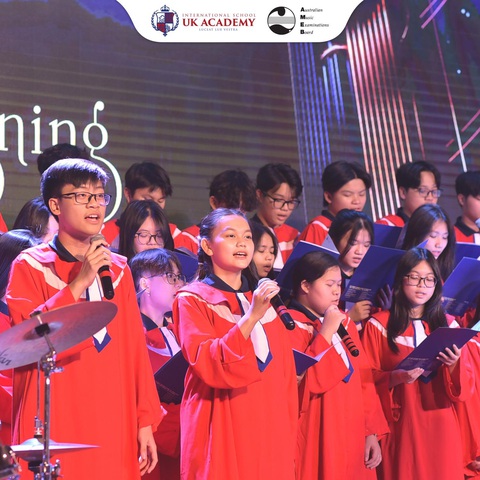 UKA đưa chương trình âm nhạc AMEB vào giảng dạy - Ảnh 2. UKA đưa chương trình âm nhạc AMEB vào giảng dạy - Ảnh 2.