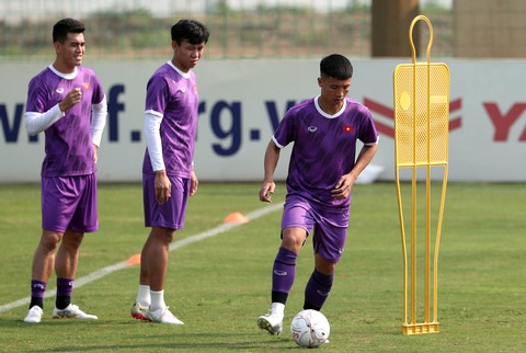 AFF Cup 2022: Ai sẽ thay Quang Hải? - Ảnh 1. AFF Cup 2022: Ai sẽ thay Quang Hải? - Ảnh 1.