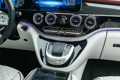 Chủ xe độ van Mercedes-Benz thành Maybach với tiền đủ mua S-Class mới - Ảnh 10. Chủ xe độ van Mercedes-Benz thành Maybach với tiền đủ mua S-Class mới - Ảnh 10.