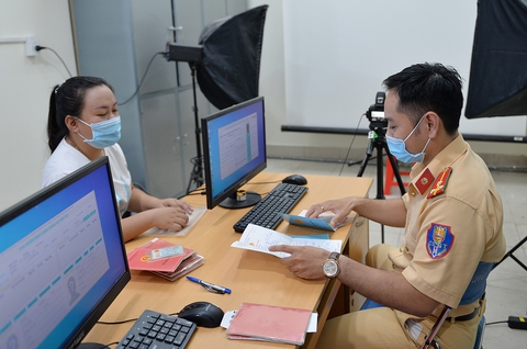 Bỏ hộ khẩu giấy: Làm gì khi chưa có CCCD gắn chip? - Ảnh 1. Bỏ hộ khẩu giấy: Làm gì khi chưa có CCCD gắn chip? - Ảnh 1.