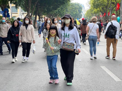 Thời tiết hôm nay 27-12: Nam Bộ ngày nắng, trời nhiều mây, Bắc Bộ mưa rét - Ảnh 1. Thời tiết hôm nay 27-12: Nam Bộ ngày nắng, trời nhiều mây, Bắc Bộ mưa rét - Ảnh 1.