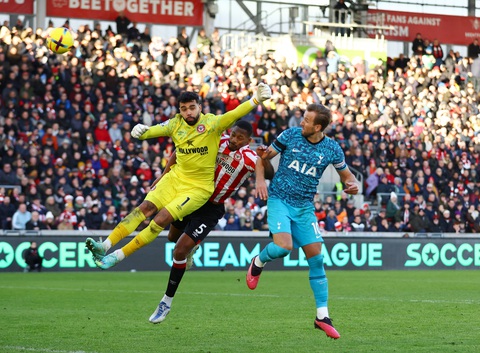 Harry Kane tỏa sáng, Tottenham hòa kịch tính trong ngày trở lại Premier League - Ảnh 1. Harry Kane tỏa sáng, Tottenham hòa kịch tính trong ngày trở lại Premier League - Ảnh 1.