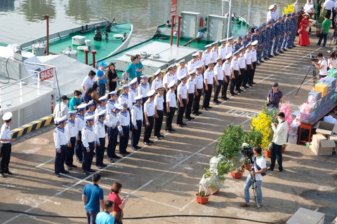 Nhiều cảm xúc ngày cuối năm xa người thân ra nhà giàn bảo vệ chủ quyền Tổ quốc - Ảnh 5. Nhiều cảm xúc ngày cuối năm xa người thân ra nhà giàn bảo vệ chủ quyền Tổ quốc - Ảnh 5.