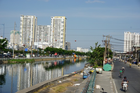 TP.HCM: Khởi động lại con đường nối thông từ trung tâm về Bình Chánh - Ảnh 1. TP.HCM: Khởi động lại con đường nối thông từ trung tâm về Bình Chánh - Ảnh 1.