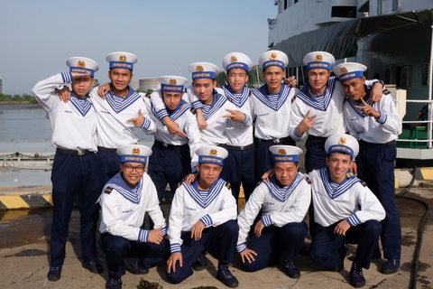 Nhiều cảm xúc ngày cuối năm xa người thân ra nhà giàn bảo vệ chủ quyền Tổ quốc - Ảnh 3. Nhiều cảm xúc ngày cuối năm xa người thân ra nhà giàn bảo vệ chủ quyền Tổ quốc - Ảnh 3.
