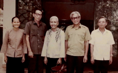 Bà Ba Thi - người góp lửa đổi mới - Kỳ 2 : Lo gạo cho dân ăn thì sợ gì tù tội - Ảnh 1. Bà Ba Thi - người góp lửa đổi mới - Kỳ 2 : Lo gạo cho dân ăn thì sợ gì tù tội - Ảnh 1.