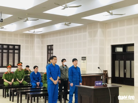 Móc nối cho chuyên gia dỏm Trung Quốc ở lại Việt Nam, giám đốc lẫn nhân viên đi tù - Ảnh 1. Móc nối cho chuyên gia dỏm Trung Quốc ở lại Việt Nam, giám đốc lẫn nhân viên đi tù - Ảnh 1.