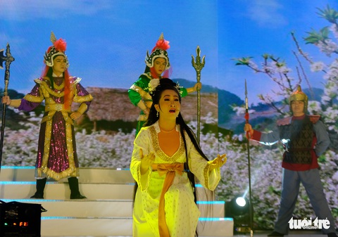 Cô giáo dạy âm nhạc là quán quân Tài tử miệt vườn mùa 3 - Ảnh 2. Cô giáo dạy âm nhạc là quán quân Tài tử miệt vườn mùa 3 - Ảnh 2.