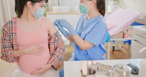 Nhiều trẻ sơ sinh mắc ho gà nặng do lây từ người thân - Ảnh 2. Nhiều trẻ sơ sinh mắc ho gà nặng do lây từ người thân - Ảnh 2.
