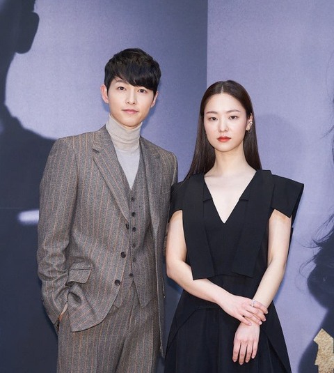 HOT: Song Joong Ki xác nhận hẹn hò bạn gái ngoại quốc từ 1 năm trước - Ảnh 4. HOT: Song Joong Ki xác nhận hẹn hò bạn gái ngoại quốc từ 1 năm trước - Ảnh 4.