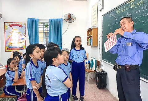 Những bài học từ tem - Ảnh 1. Những bài học từ tem - Ảnh 1.