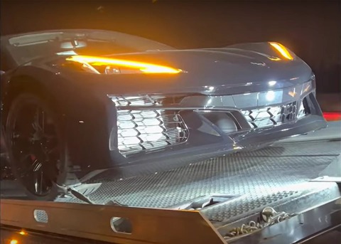 Chevrolet Corvette Z06 bản cao cấp, người dùng chưa mang xe về nhà đã hỏng - Ảnh 2. Chevrolet Corvette Z06 bản cao cấp, người dùng chưa mang xe về nhà đã hỏng - Ảnh 2.