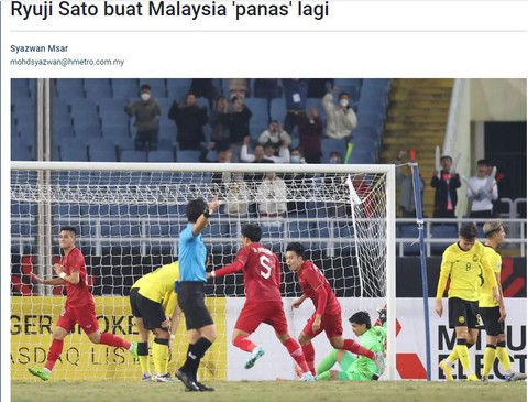 Báo Malaysia đồng loạt công kích trọng tài Ryuji Sato - Ảnh 1. Báo Malaysia đồng loạt công kích trọng tài Ryuji Sato - Ảnh 1.