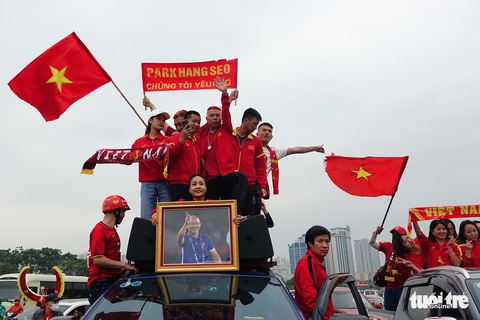 Phe vé bán cả suất... đậu xe ở trận Việt Nam - Malaysia - Ảnh 3. Phe vé bán cả suất... đậu xe ở trận Việt Nam - Malaysia - Ảnh 3.