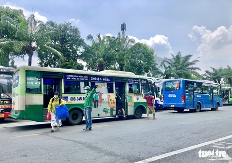Điều chỉnh hàng loạt tuyến xe buýt dịp Tết Nguyên đán 2023 - Ảnh 1. Điều chỉnh hàng loạt tuyến xe buýt dịp Tết Nguyên đán 2023 - Ảnh 1.