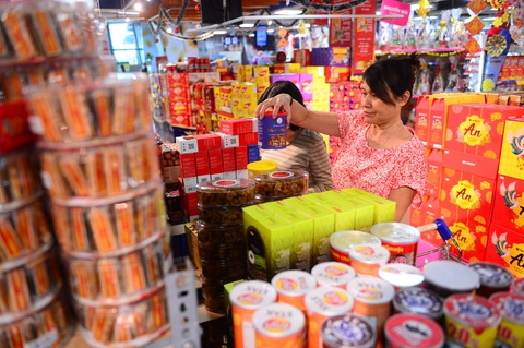 Hàng Tết dồi dào, khuyến mãi lớn - Ảnh 3. Hàng Tết dồi dào, khuyến mãi lớn - Ảnh 3.