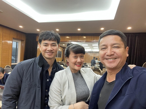 Ảnh vui sao Việt 27-12: Hà Tăng đọ sắc cùng Thân Thúy Hà và Bùi Việt Hà - Ảnh 2. Ảnh vui sao Việt 27-12: Hà Tăng đọ sắc cùng Thân Thúy Hà và Bùi Việt Hà - Ảnh 2.