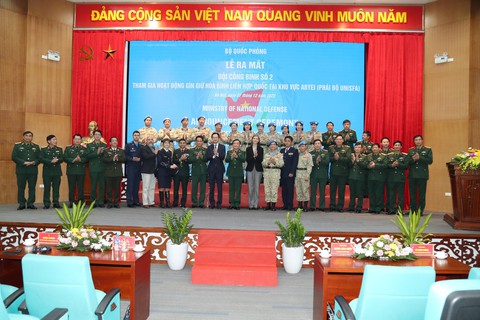 Ra mắt Đội công binh số 2 tham gia gìn giữ hòa bình Liên Hiệp Quốc - Ảnh 1. Ra mắt Đội công binh số 2 tham gia gìn giữ hòa bình Liên Hiệp Quốc - Ảnh 1.