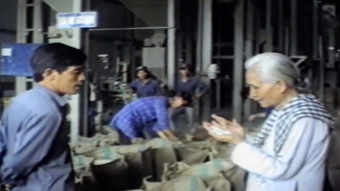 Bà Ba Thi - người góp lửa đổi mới - Kỳ 4: Hạt gạo miền Tây vun đầy chén cơm thành phố - Ảnh 1. Bà Ba Thi - người góp lửa đổi mới - Kỳ 4: Hạt gạo miền Tây vun đầy chén cơm thành phố - Ảnh 1.